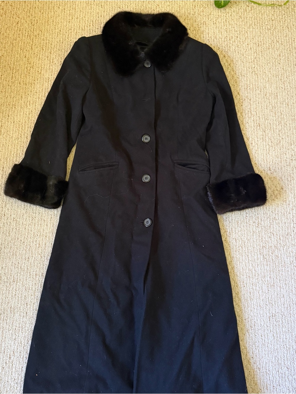 Vintage Women's Black Wool-Blend Coat with Fur Trim